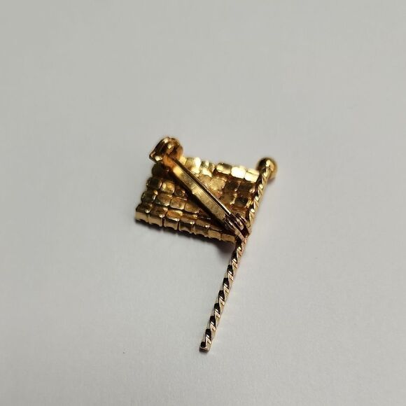 Gold American Flag Brooch - Picture 3 of 3